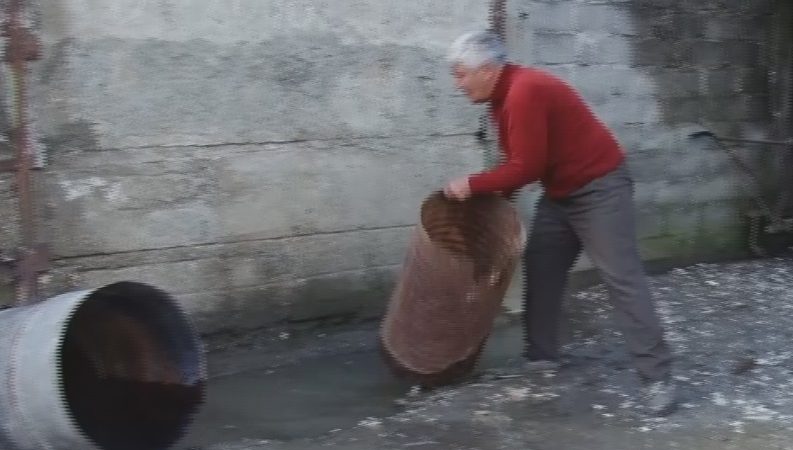 BĂTRÂNEȚE, HAINE GRELE